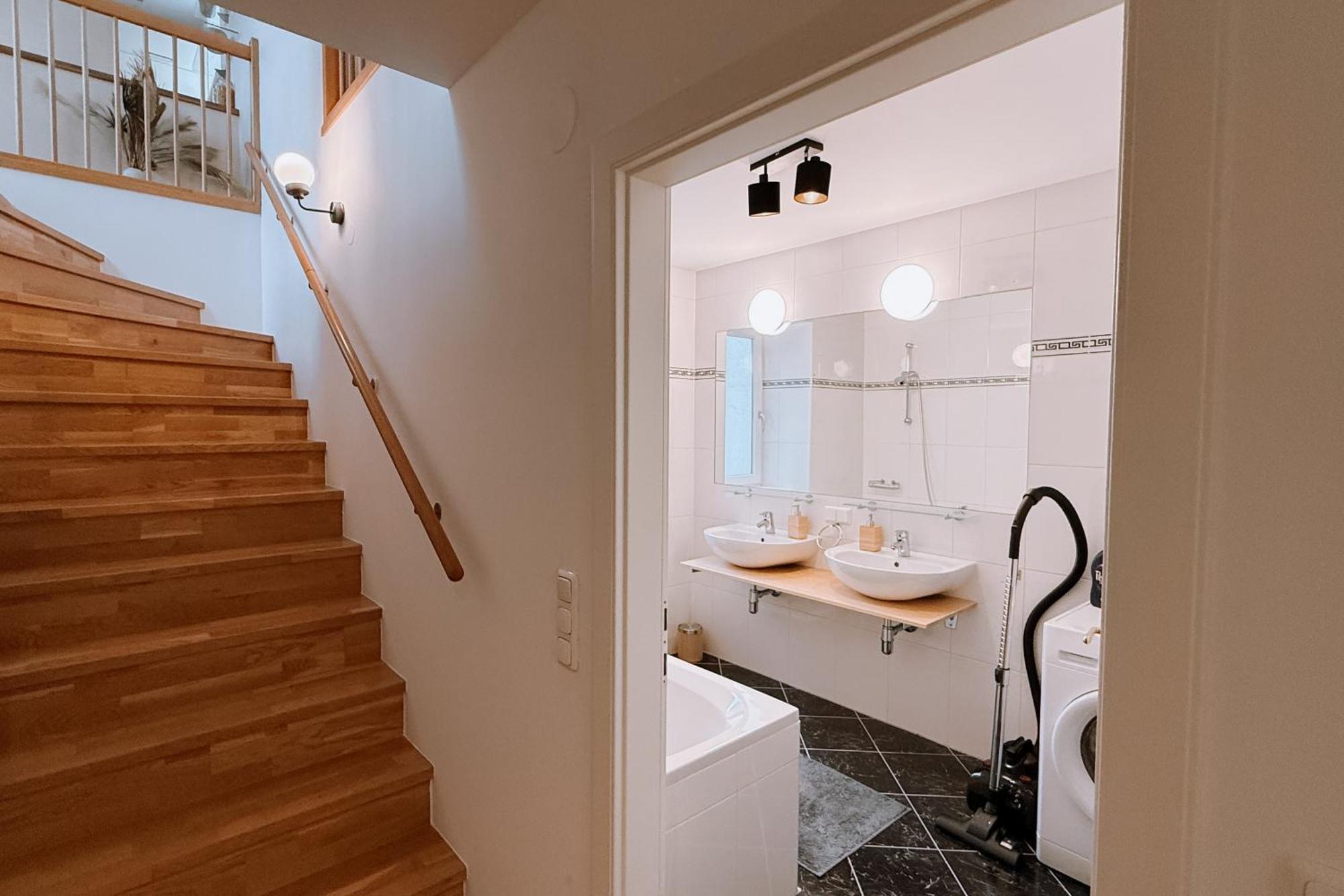 90Qm, 3 Bedrooms, Near Schoenbrunn, Balcony - Axara Housing Wien Exteriör bild